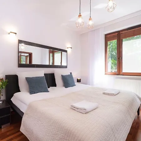 Beachfront Haga With Free Parking By Renters 公寓 *