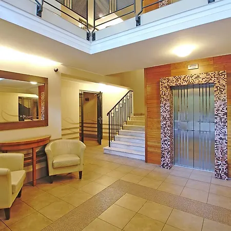 Beachfront Haga With Free Parking By Renters شقة *