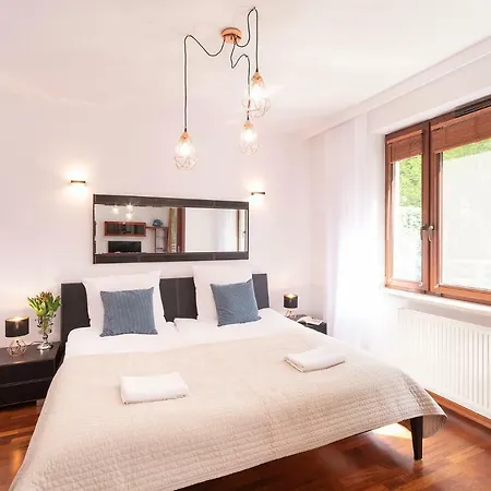 Beachfront Haga With Free Parking By Renters