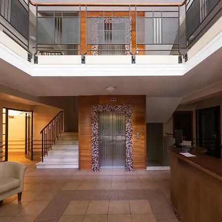 Beachfront Haga With Free Parking By Renters شقة *