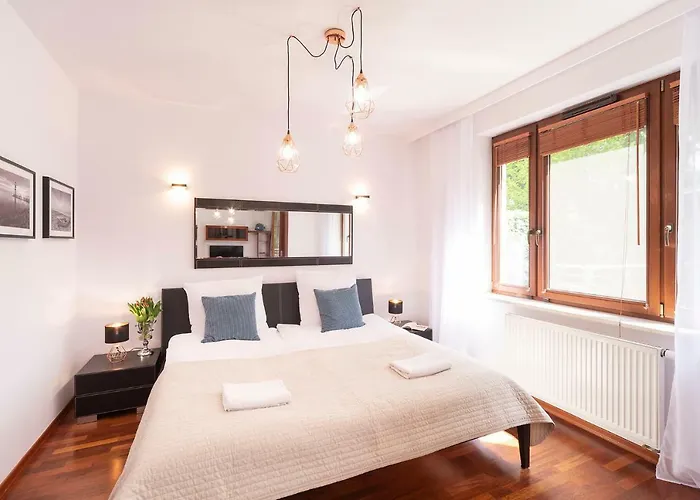 Beachfront Haga With Free Parking By Renters